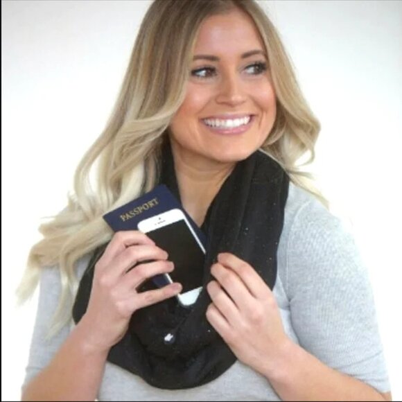 NEW - SHOLDIT BLACK FUZZY INFINITY SECRET ZIPPER COMPARTMENT TRAVEL SCARF - Picture 1 of 5